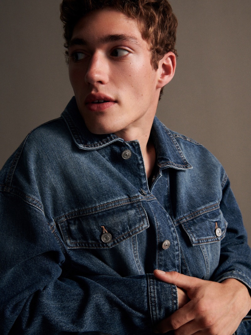 Valentin Humbroich wears a Reserved denim jacket.