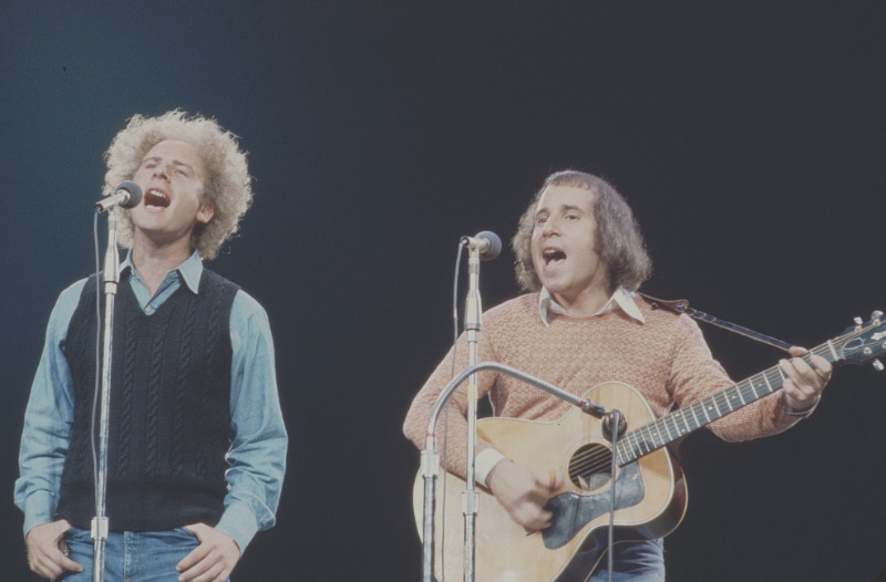 Simon & Garfunkel 1972 Madison Square Curly Hair Men 1970s