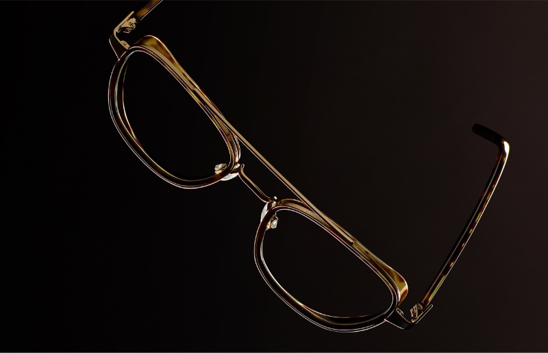 Warby Parker makes a grand statement with its Earle glasses in Cognac Tortoise with Polished Gold. 