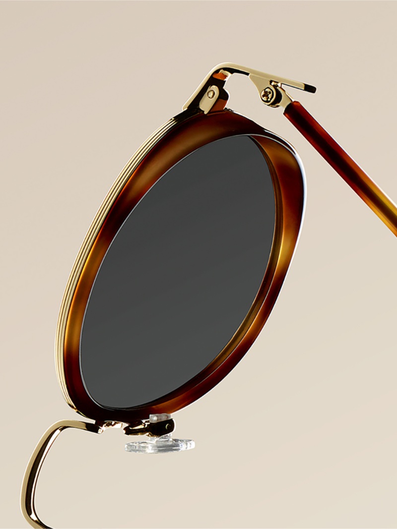 Make an elegant statement with Warby Parker's Nestor glasses in Oak Barrel with Riesling featuring debossing. » Warby Parker Circa Collection: The Old in the New Make an elegant statement with Warby Parker's Nestor glasses in Oak Barrel with Riesling featuring debossing.