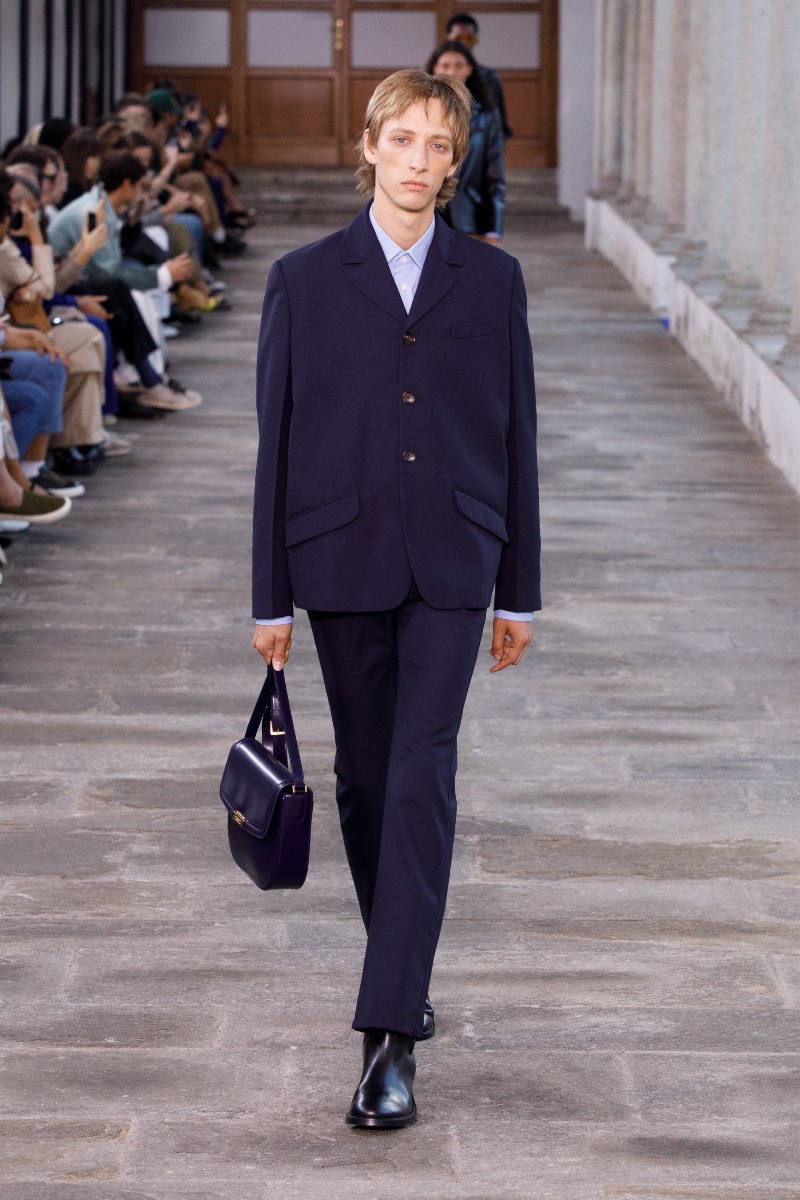 » Bally Spring 2024: Sartorial Contrasts of Harmony Bally Spring Summer 2024 Collection Men 001