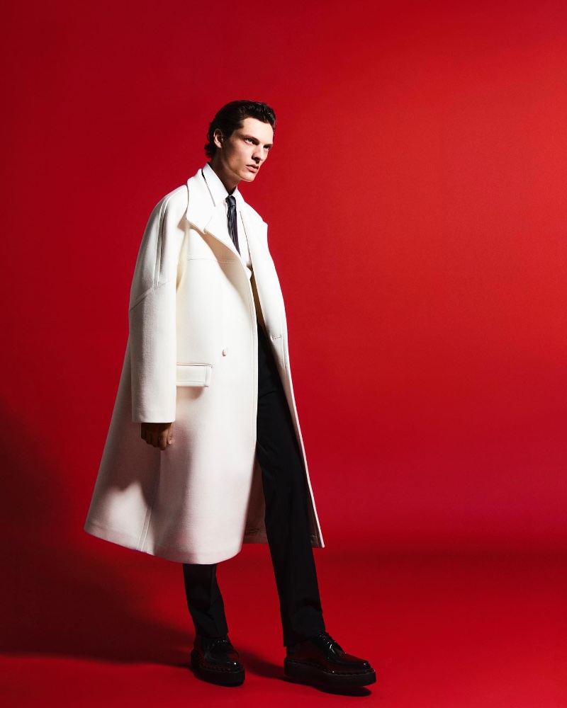 Sporting Valentino, Valentin Caron stars in Beymen's fall-winter 2023 campaign. » Beymen Spotlights Jil Sander, Valentino + More for Fall Sporting Valentino, Valentin Caron stars in Beymen's fall-winter 2023 campaign.