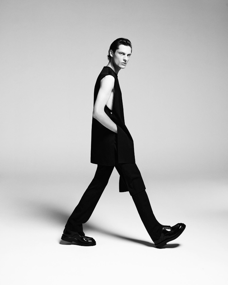 Fashion brand Jil Sander takes the spotlight for Beymen's fall-winter 2023 campaign featuring model Valentin Caron.