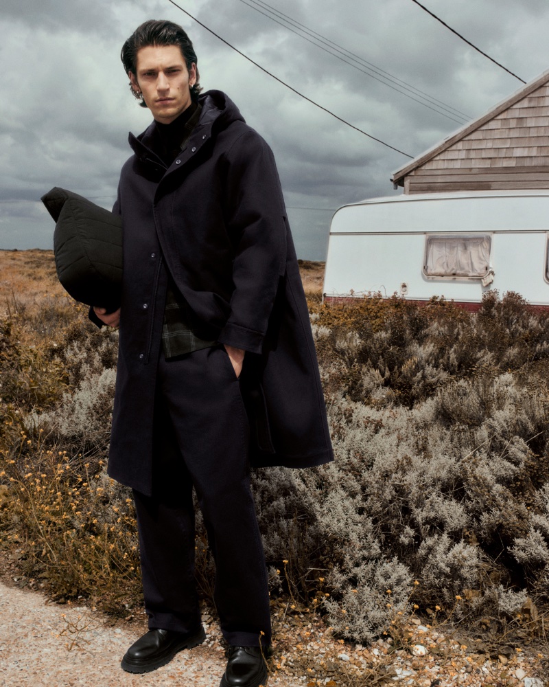 COS' fall 2023 outerwear for men takes the spotlight. 