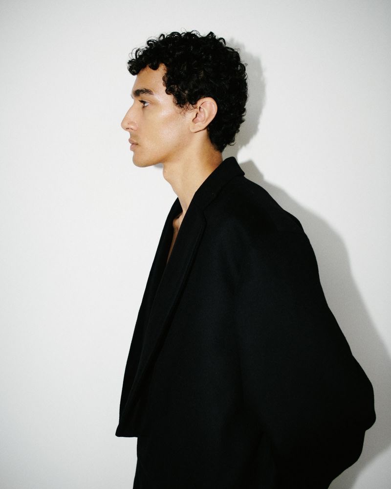 » Callum Stoddart Dons Sharp Styles for Le Mile Magazine Callum Stoddart 2023 Le Mile Magazine Editorial 004
