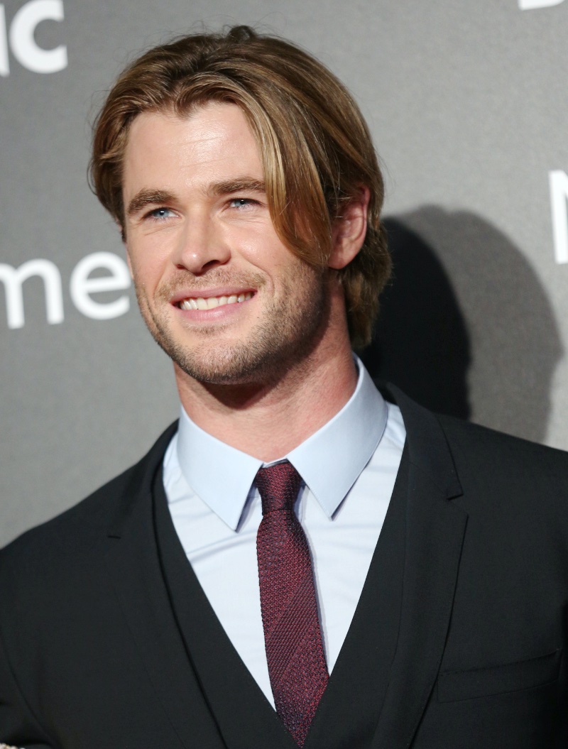 Chris Hemsworth Curtain Haircut Stubble 2014 » Chris Hemsworth Haircuts: A Guide to His Signature Styles Chris Hemsworth Curtain Haircut Stubble 2014