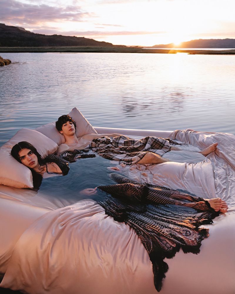 Etro unveils a dreamlike world for its fall-winter 2023 campaign. » Etro Takes to Scotland for Enchanting Fall 2023 Campaign Etro unveils a dreamlike world for its fall-winter 2023 campaign.