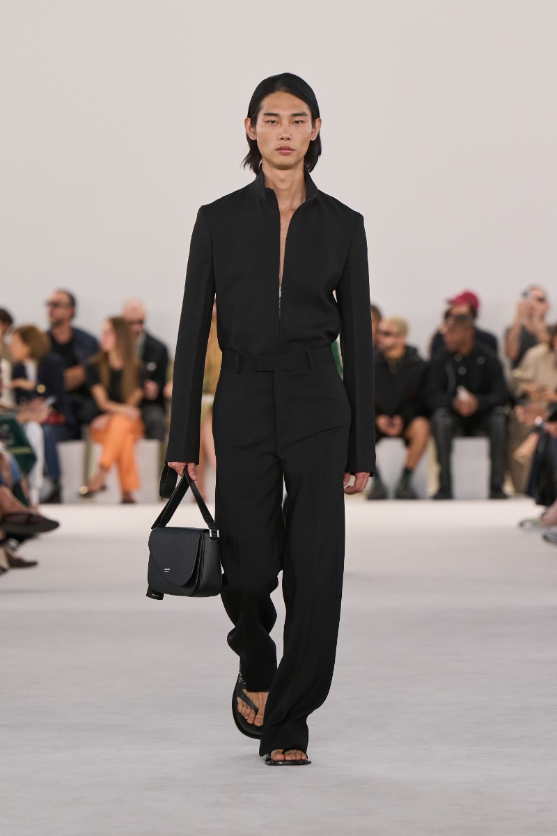» Ferragamo Spring 2024: The Beauty of Tension & Ease Ferragamo Spring Summer 2024 Collection Men 001