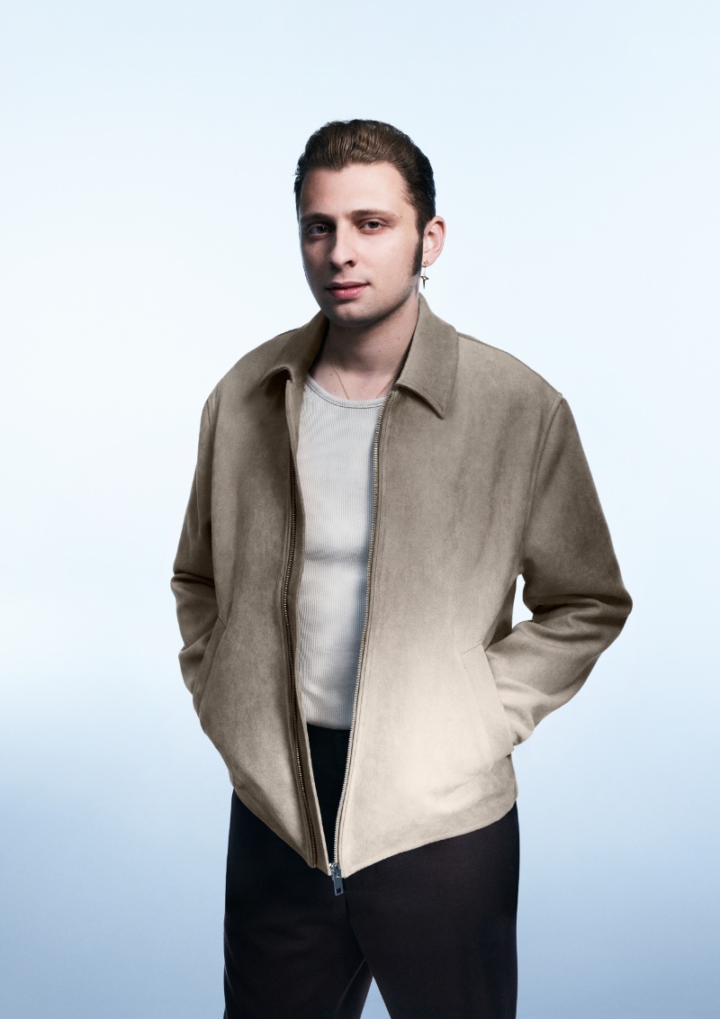 Blondey McCoy appears in H&M's fall-winter 2023 campaign. » H&M Channels Quiet Luxury for Fall 2023 Campaign Blondey McCoy appears in H&M's fall-winter 2023 campaign.