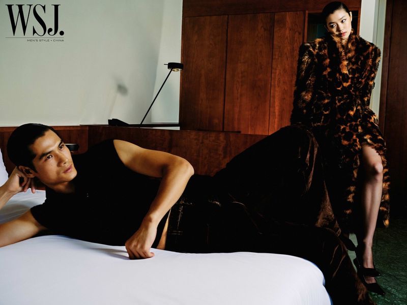 » Hao Yun Xiang Exudes Modern Luxury for WSJ. Magazine China Hao Yun Xiang 2023 WSJ Magazine China 001