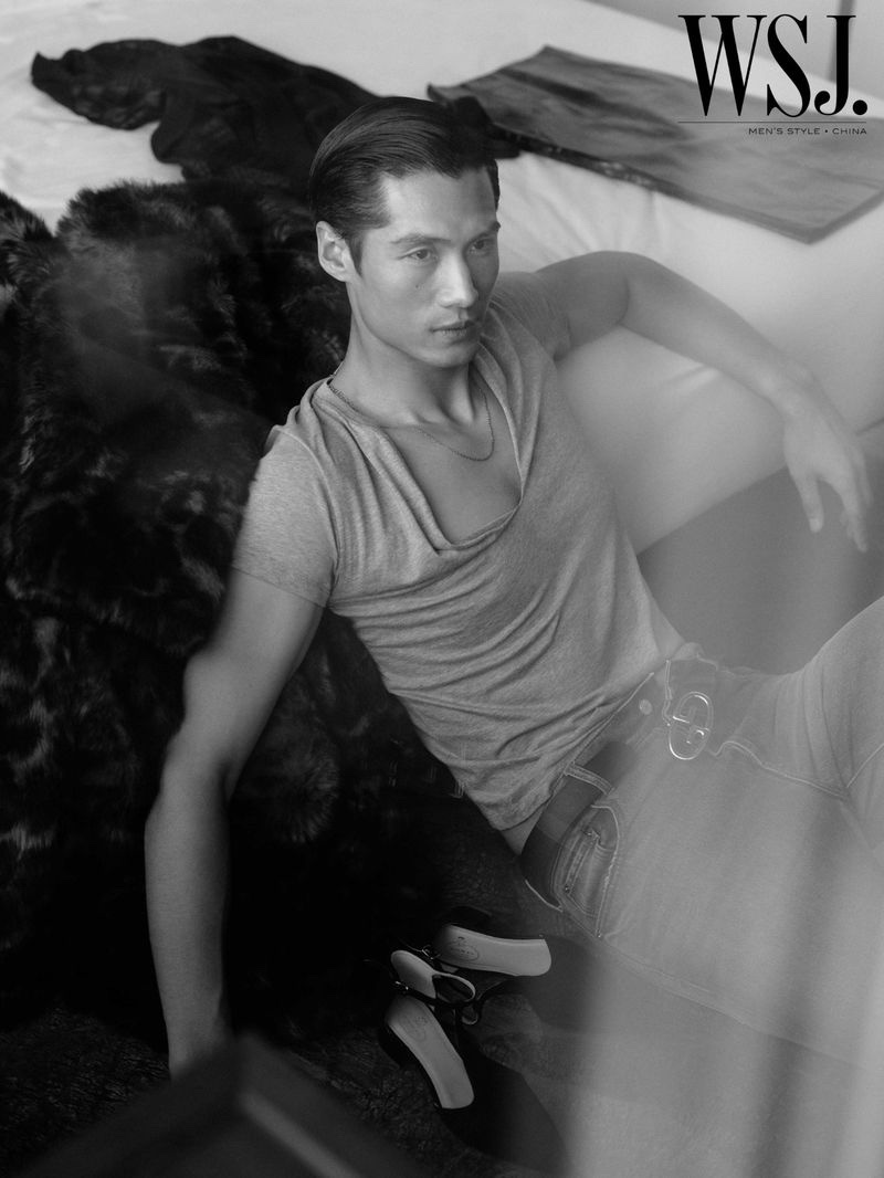 » Hao Yun Xiang Exudes Modern Luxury for WSJ. Magazine China Hao Yun Xiang 2023 WSJ Magazine China 004
