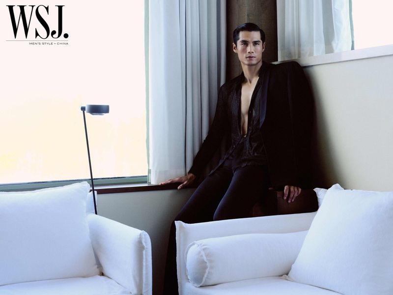 » Hao Yun Xiang Exudes Modern Luxury for WSJ. Magazine China Hao Yun Xiang 2023 WSJ Magazine China 007