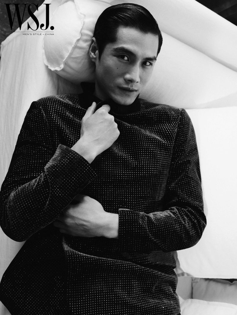 » Hao Yun Xiang Exudes Modern Luxury for WSJ. Magazine China Hao Yun Xiang 2023 WSJ Magazine China 010
