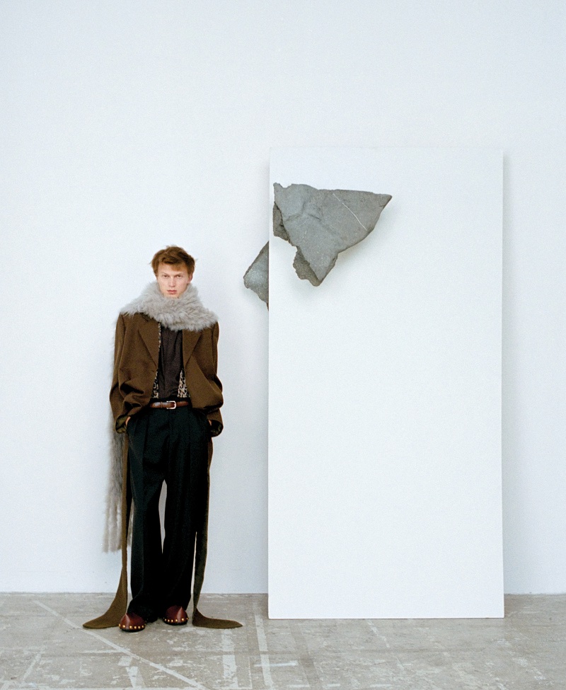 » Jonas Glöer Rocks Bold Fall Style for WSJ. Magazine Jonas Gloer 2023 Editorial WSJ Magazine 003