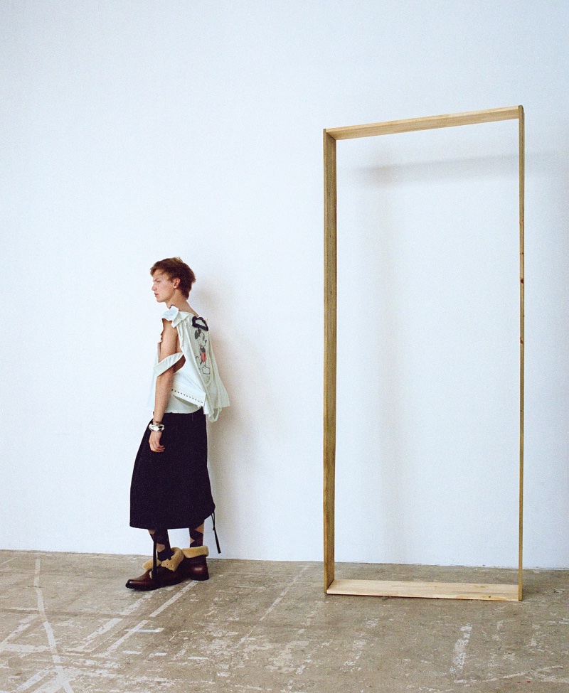 » Jonas Glöer Rocks Bold Fall Style for WSJ. Magazine Jonas Gloer 2023 Editorial WSJ Magazine 011