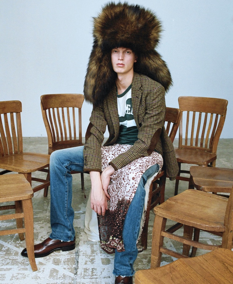 » Jonas Glöer Rocks Bold Fall Style for WSJ. Magazine Jonas Gloer 2023 Editorial WSJ Magazine 012