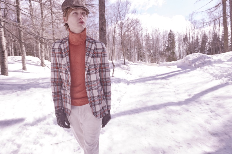 Nikita Stsjolokov wears a plaid sports coat with a turtleneck sweater for L.B.M. 1911's fall-winter 2023 campaign » L.B.M. 1911 Explores New England's Rugged Beauty for Fall Nikita Stsjolokov wears a plaid sports coat with a turtleneck sweater for L.B.M. 1911's fall-winter 2023 campaign