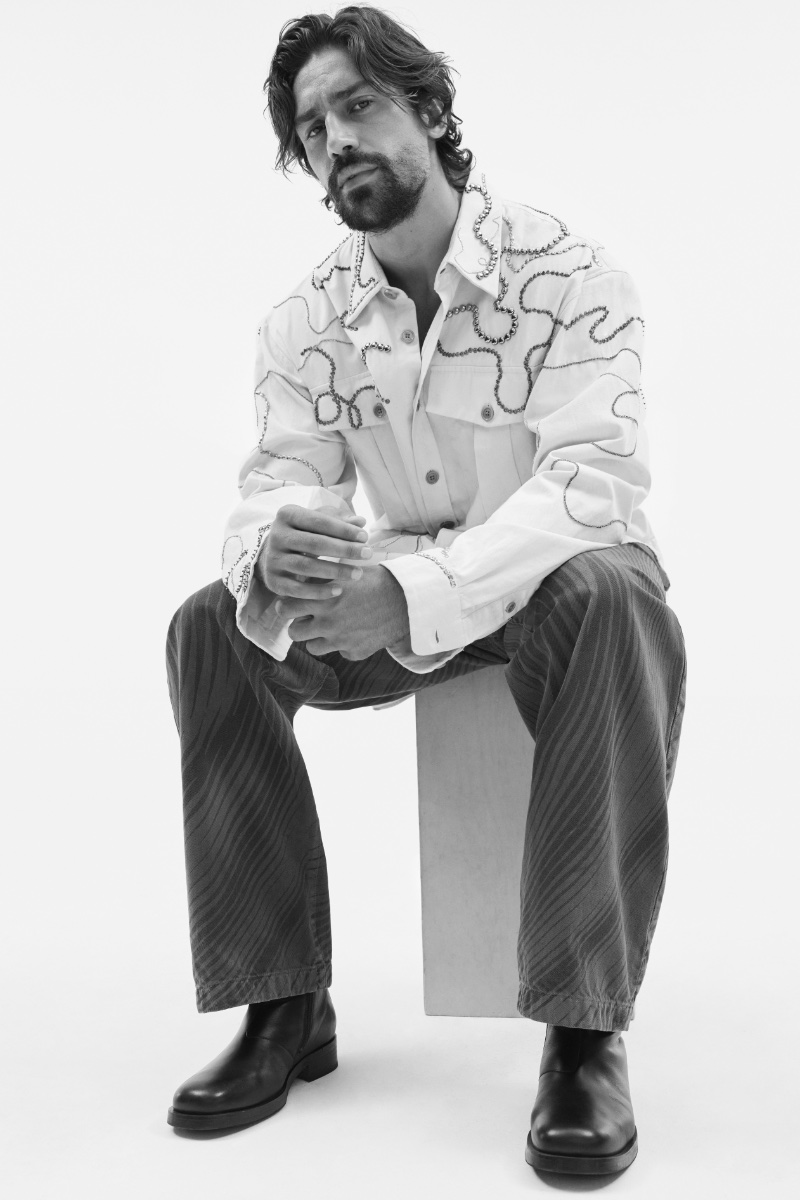 Ignacio Ondategui sports Dries Van Noten for Mytheresa's fall-winter 2023 campaign. » Mytheresa Explores Modern Fashion with Fall 2023 Campaign Ignacio Ondategui sports Dries Van Noten for Mytheresa's fall-winter 2023 campaign.