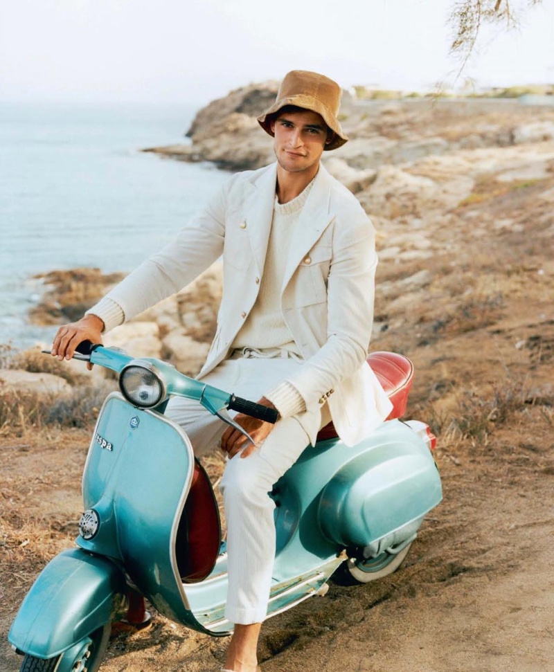 » Parker van Noord Enjoys Mykonos with Telegraph Luxury Parker van Noord Telegraph Luxury 2023 008