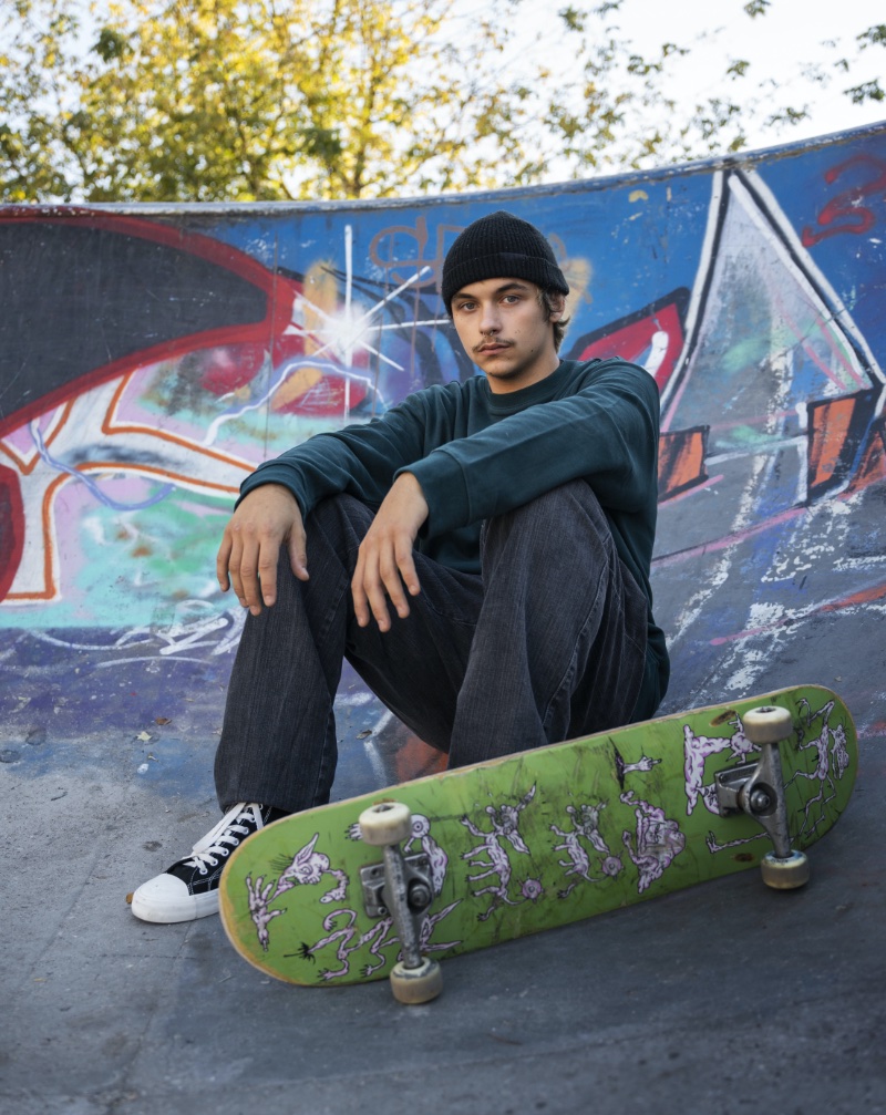 Skater Sitting Skatepark » Skater Style: Nail Skate Fashion for the Perfect Look Skater Sitting Skatepark