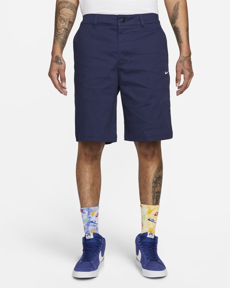 Skater Style Above-the-Knee Chino Skate Shorts Nike SB » Skater Style: Nail Skate Fashion for the Perfect Look Skater Style Above-the-Knee Chino Skate Shorts Nike SB