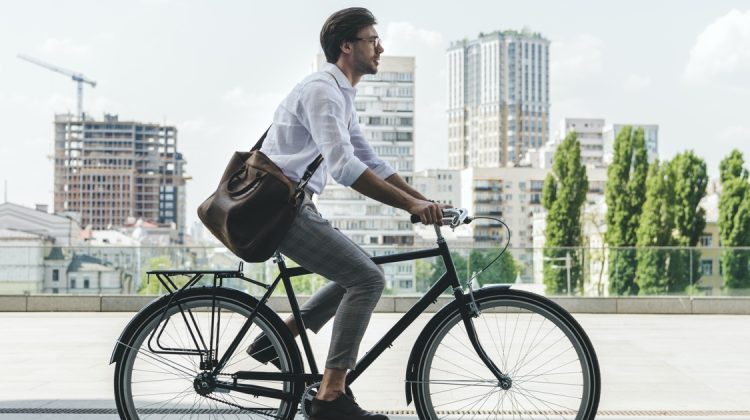 Cycling to Work: Navigating the Challenges