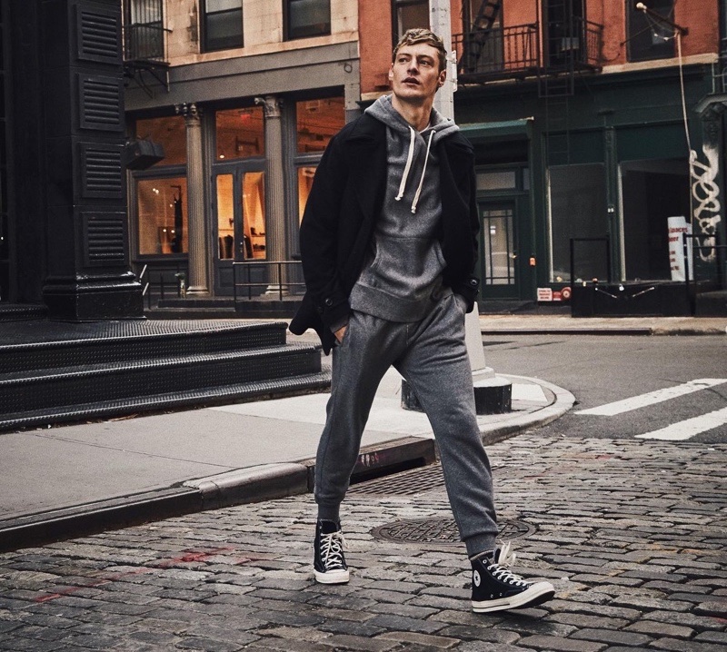 Hoodie Joggers Coat Chuck Taylor All Stars Outfit Men Todd Snyder » How to Style a Hoodie Outfit: Mastering Timeless Pairings Hoodie Joggers Coat Chuck Taylor All Stars Outfit Men Todd Snyder