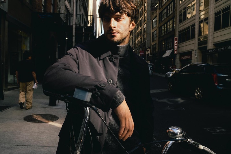 Matthew Bell wears Massimo Dutti's light technical trench coat.