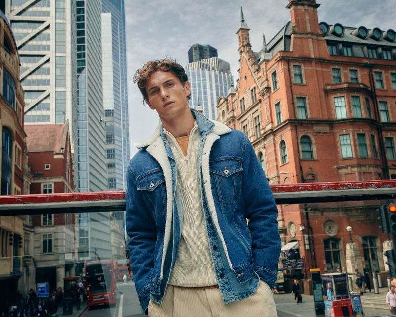 Pepe Jeans Celebrates London's Autumn Charm