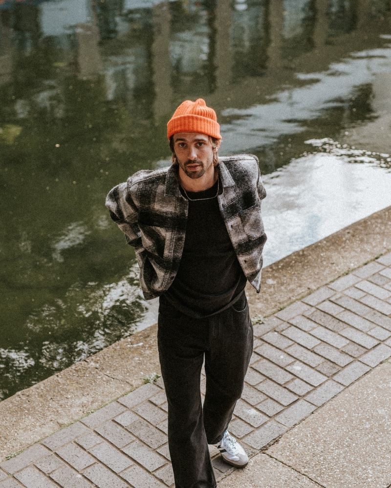 Finn wears a check overshirt and jeans from Wax London's fall-winter 2023 collection. » Wax London Fall 2023: The Outerwear Essentials Finn wears a check overshirt and jeans from Wax London's fall-winter 2023 collection.