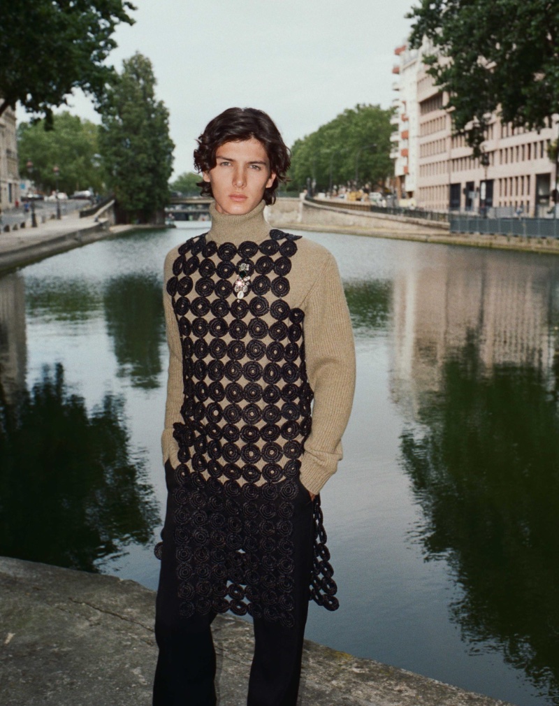 » Count Nikolai of Monpezat Goes Bold for El País Semanal Count Nikolai of Monpezat 2023 El Pais Semanal 002