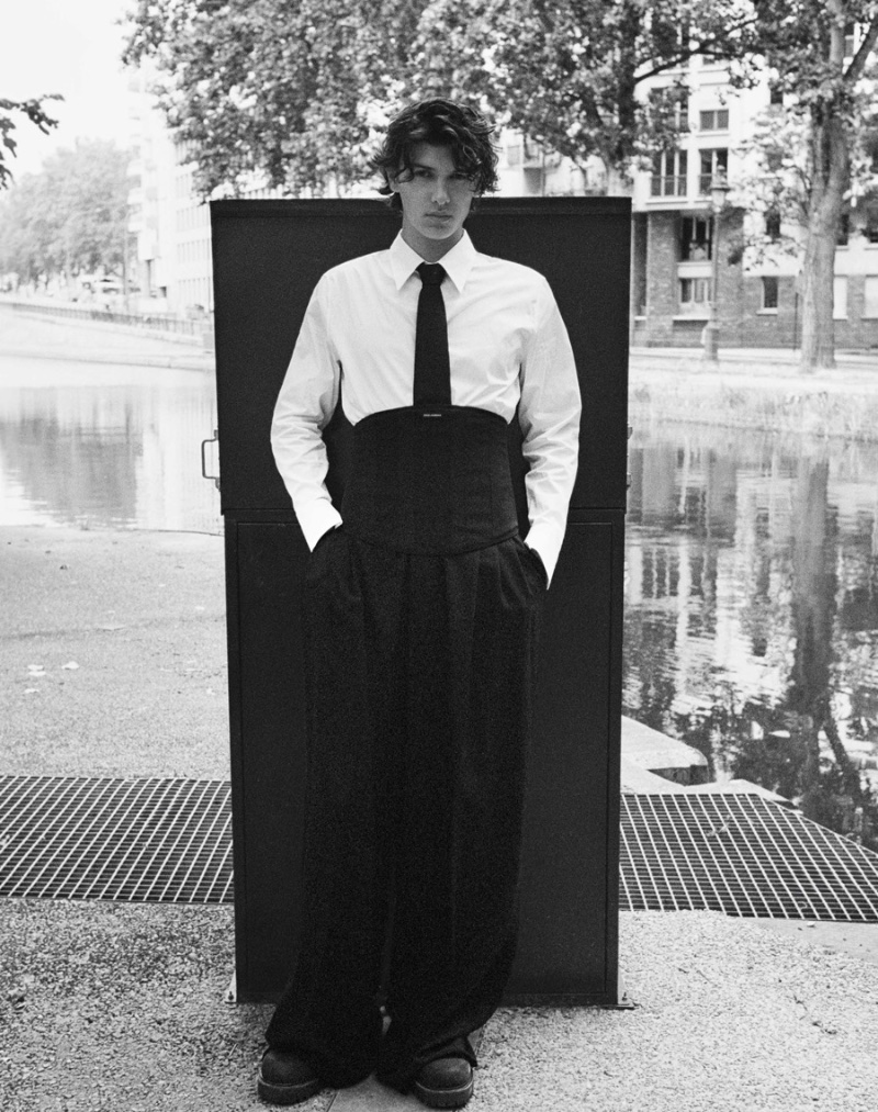 » Count Nikolai of Monpezat Goes Bold for El País Semanal Count Nikolai of Monpezat 2023 El Pais Semanal 006