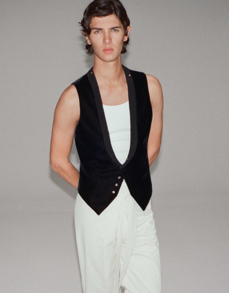 » Count Nikolai of Monpezat Goes Bold for El País Semanal Count Nikolai of Monpezat 2023 El Pais Semanal 007