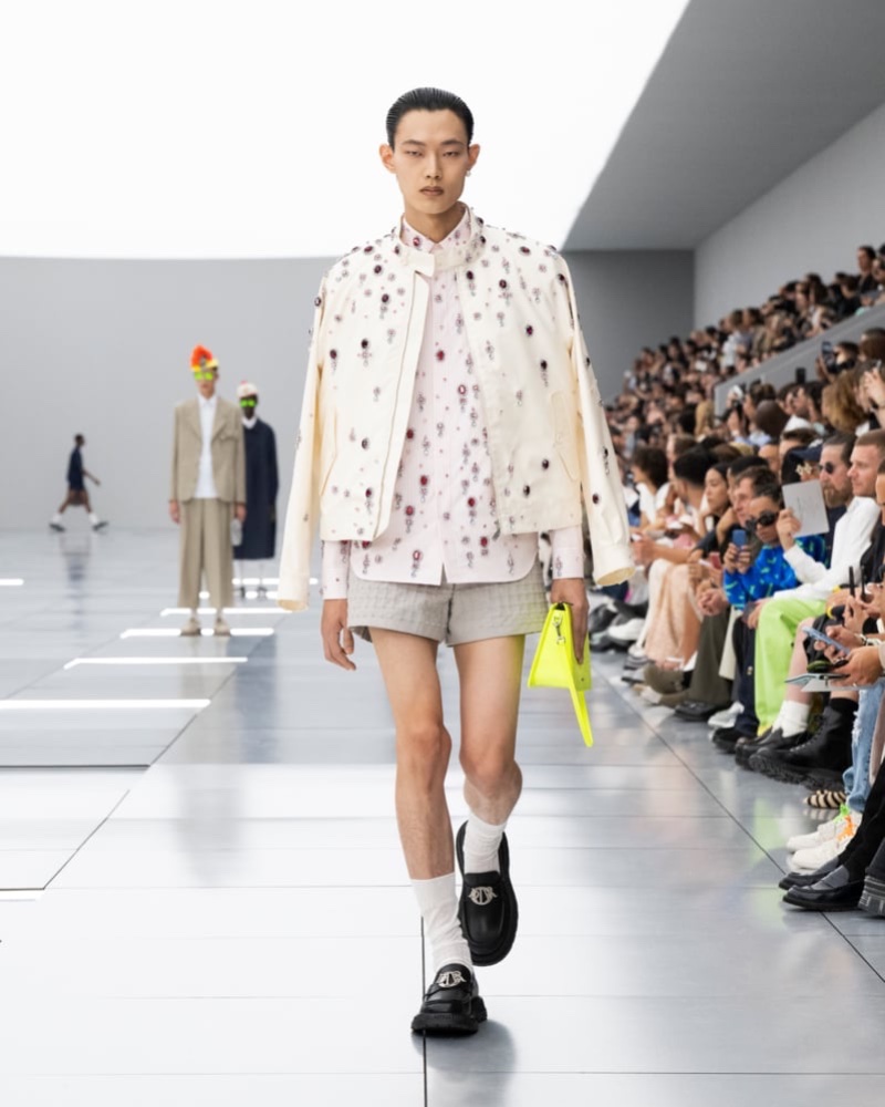 Dior Men Spring Summer 2024 Soft Boy Luxe Fashion Trend » Men's Spring 2024 Fashion Trends: From Minimal to Soft Style Dior Men Spring Summer 2024 Soft Boy Luxe Fashion Trend