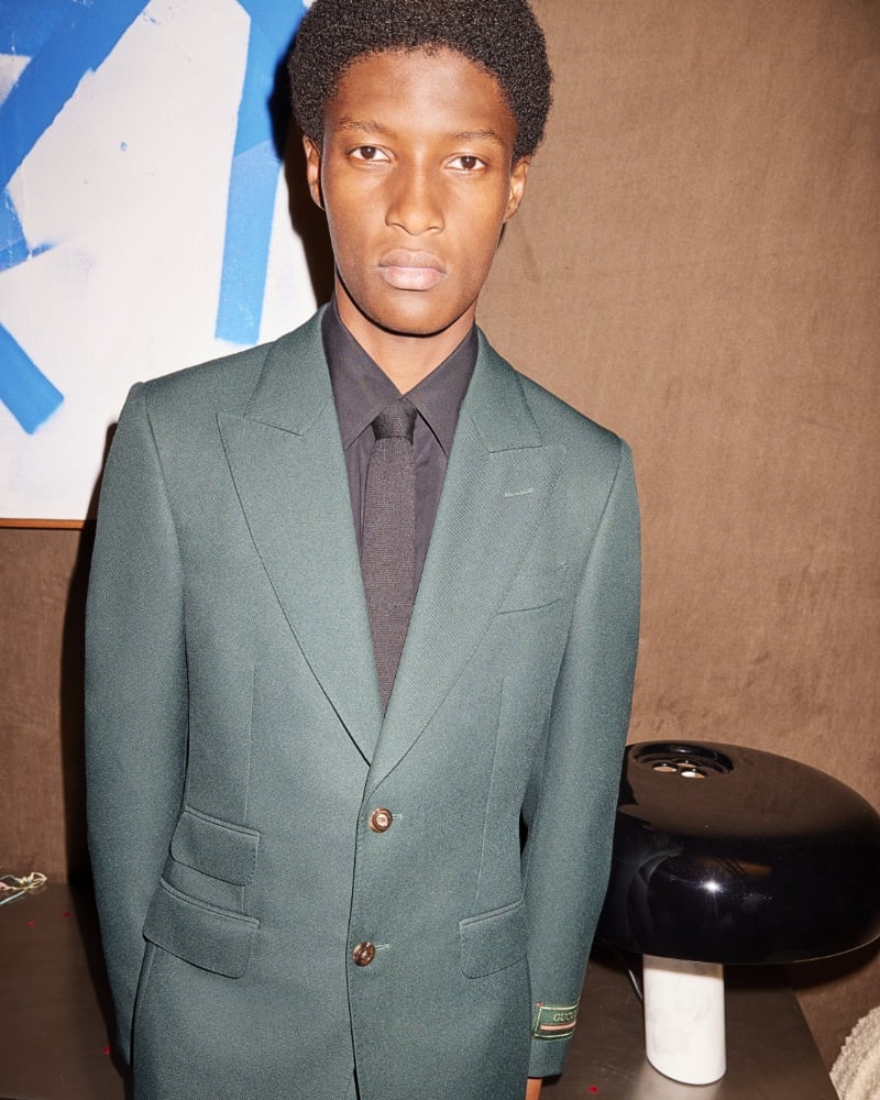 » Gucci Gift 2023 Campaign: A Holiday Tale of Elegance & Joy Gucci 2023 Gift Giving Campaign 008