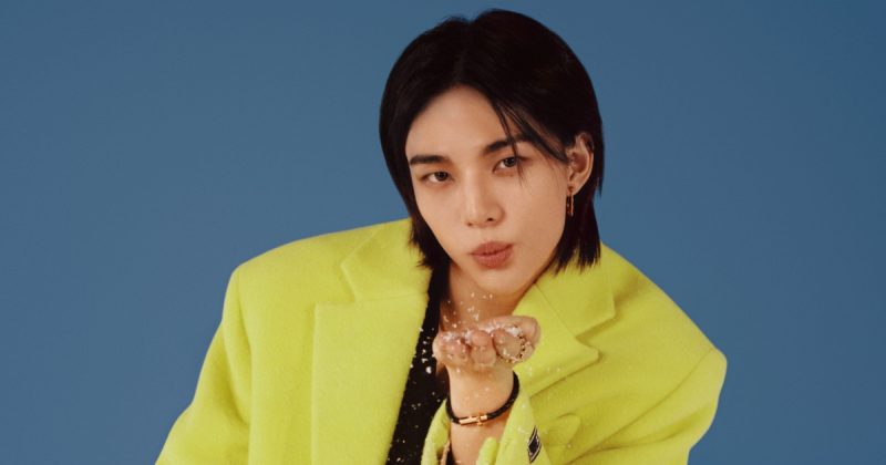 Hyunjin versace holiday 2023 advertising campaign featured