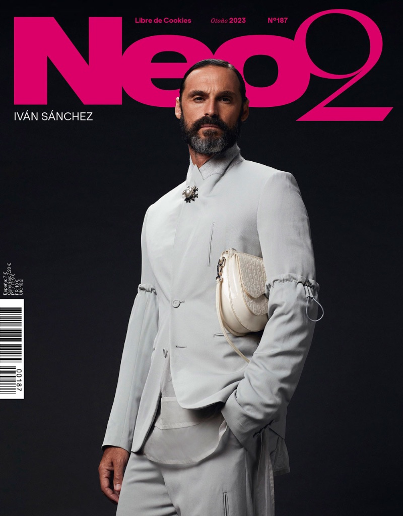 Iván Sánchez covers Neo2 in Dior Men. 