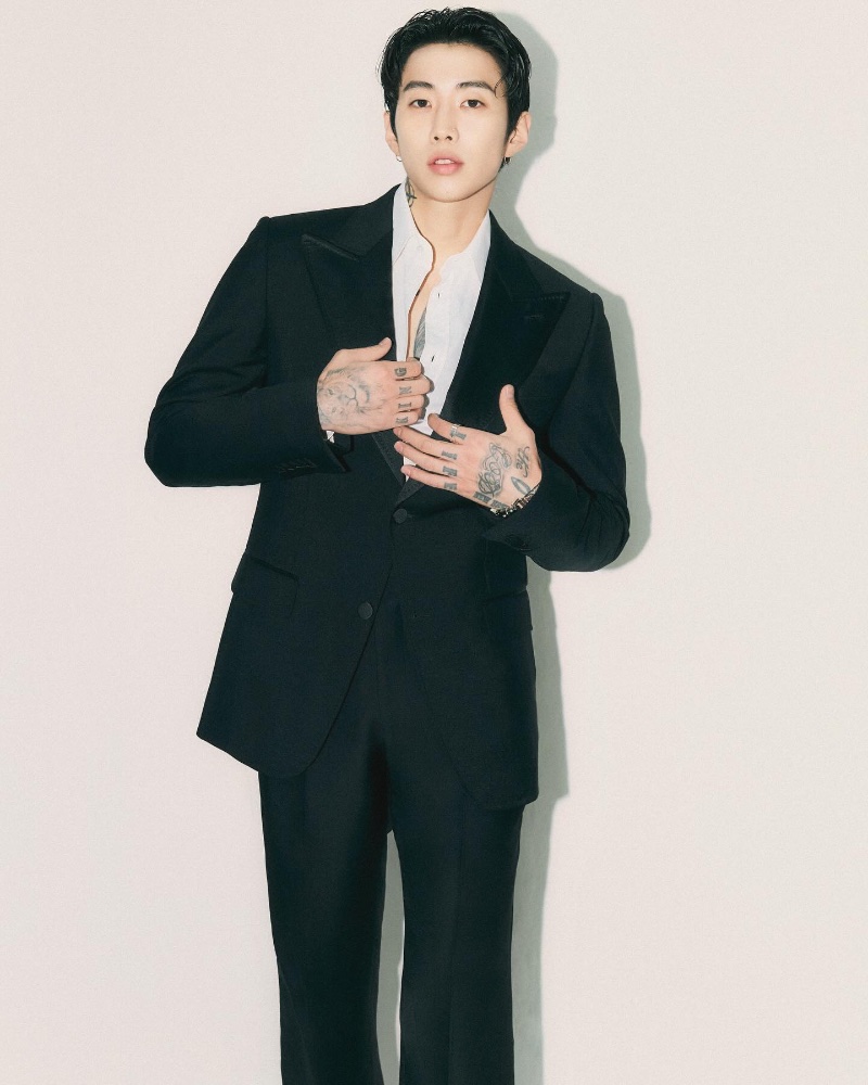 Dressed to impress, Jay Park represents Gucci with sophistication in a tailored suit, blending contemporary style with traditional elegance. » Jay Park Begins New Era as Gucci Global Brand Ambassador Dressed to impress, Jay Park represents Gucci with sophistication in a tailored suit, blending contemporary style with traditional elegance.