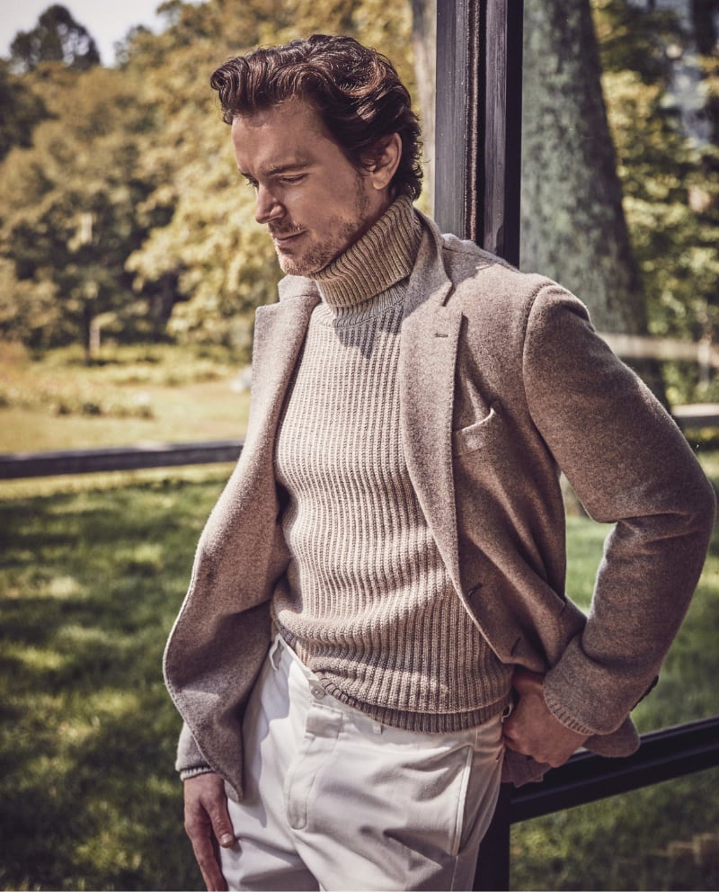 Leaning thoughtfully, Matt Bomer showcases a refined winter look in a fisherman stitch turtleneck and an Italian cashmere Madison sport coat, paired with relaxed-fit selvedge chinos. » Matt Bomer Reunites with Todd Snyder for Winter Ad Leaning thoughtfully, Matt Bomer showcases a refined winter look in a fisherman stitch turtleneck and an Italian cashmere Madison sport coat, paired with relaxed-fit selvedge chinos.