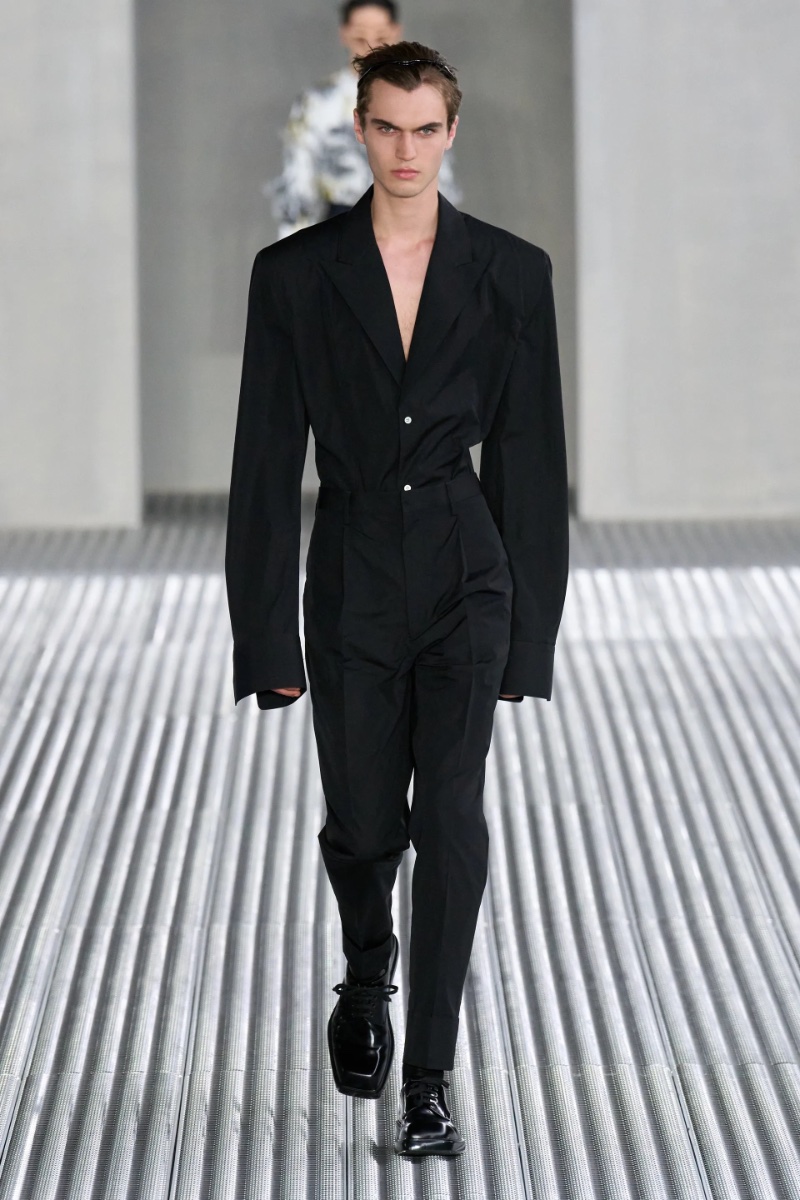 Prada Spring Summer 2024 Tapered Waist Fashion Trend Men » Men's Spring 2024 Fashion Trends: From Minimal to Soft Style Prada Spring Summer 2024 Tapered Waist Fashion Trend Men