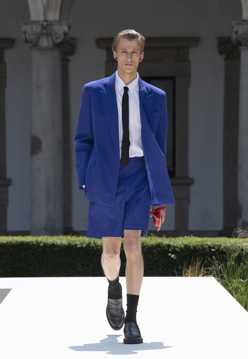 Valentino Spring Summer 2024 Formal Shorts Fashion Trend Men » Men's Spring 2024 Fashion Trends: From Minimal to Soft Style Valentino Spring Summer 2024 Formal Shorts Fashion Trend Men