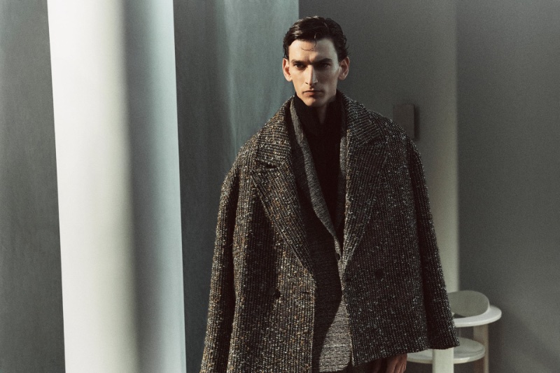 Thibaud Charon exudes sophistication in a textured coat from the Zara Edition fall-winter 2023 Fundamentals collection. » Zara Edition's Fashion Fundamentals: A Tailored Winter Thibaud Charon exudes sophistication in a textured coat from the Zara Edition fall-winter 2023 Fundamentals collection.