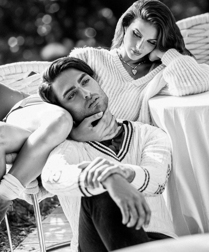 Matteo Bocelli takes the spotlight for the GUESS holiday 2023 advertisement, donning a v-neck sweater. 
