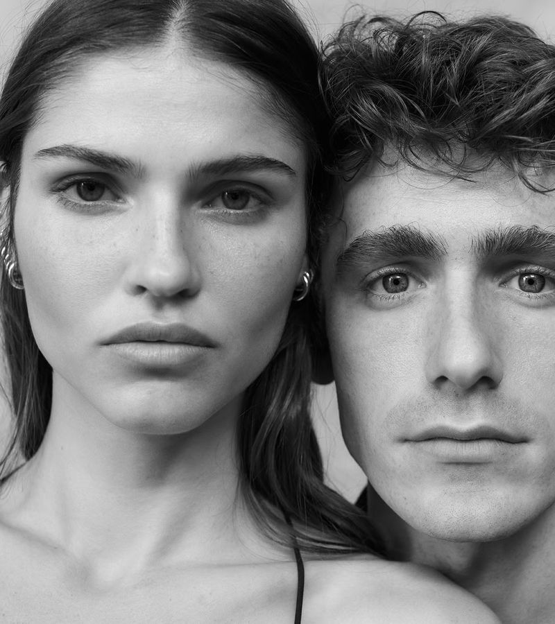 Pepe Jeans enlists models Julieta Gracia and Tom Webb as the faces of its 'Bright for Her' and 'So Bold for Him' fragrances.