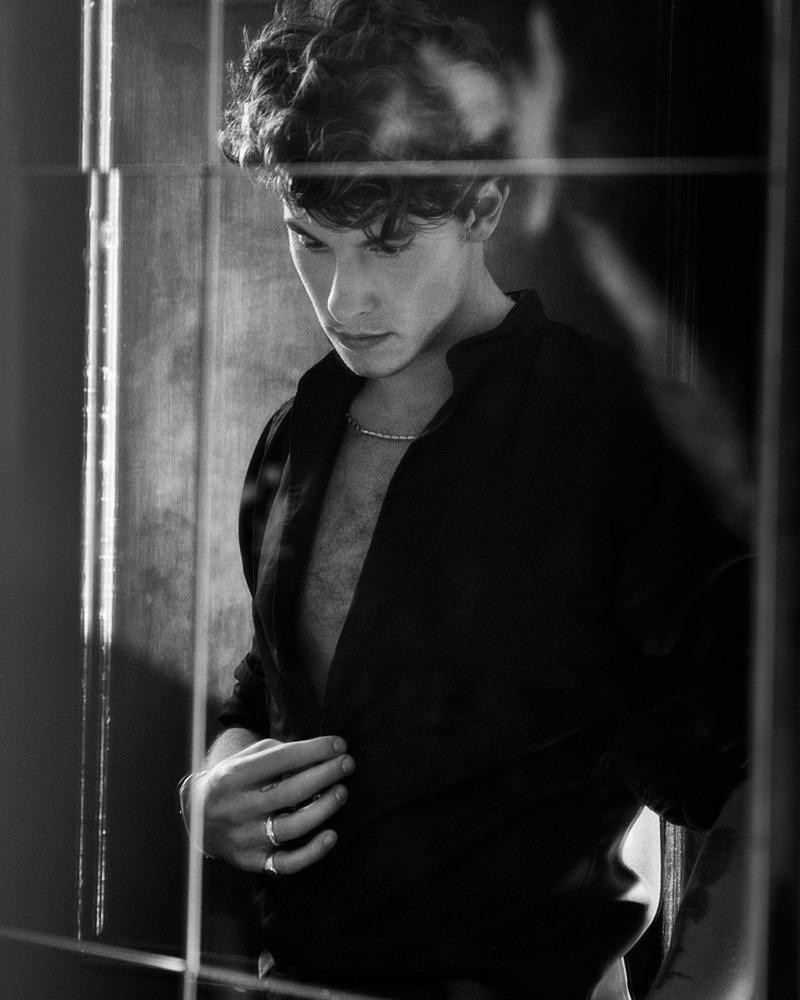 Shawn Mendes David Yurman Holiday 2023 Campaign Black-and-White Photo