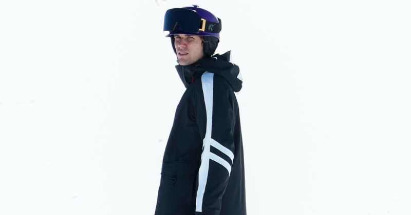 Justin bieber snowboarding perfect moment outfit featured