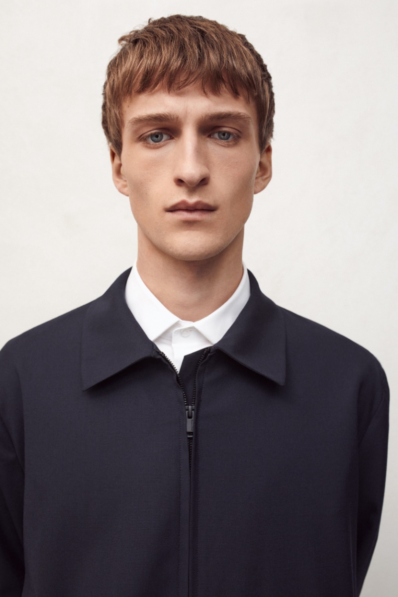 Massimo Dutti Unveils Smart Capsule: Revealing Minimalism