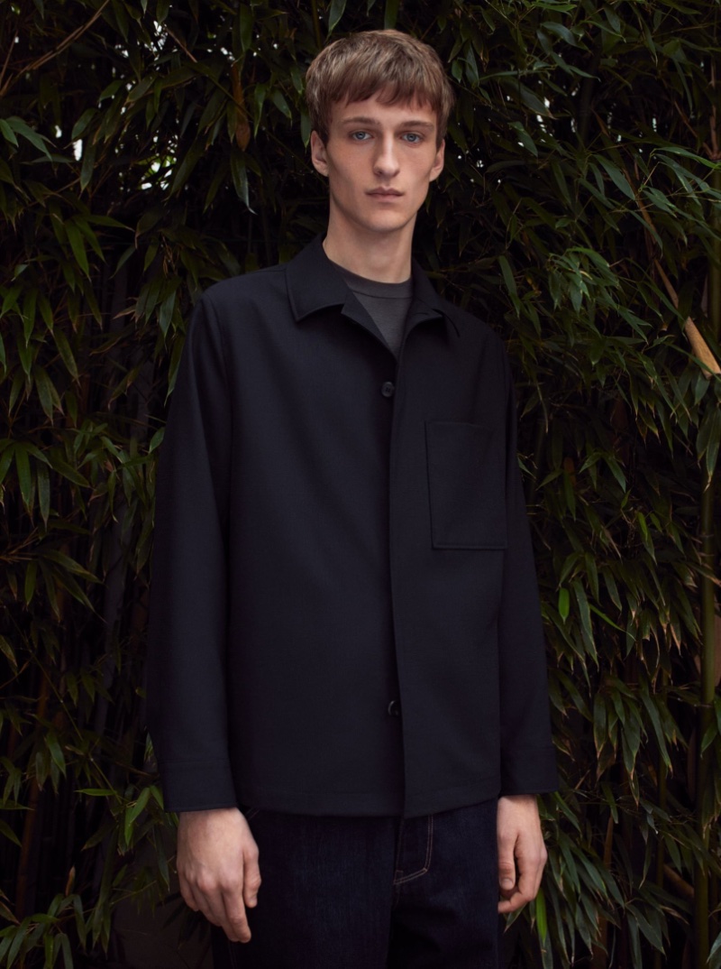 Amidst a backdrop of nature, Vasko Luyckx stands out in Massimo Dutti's Smart capsule collection. 