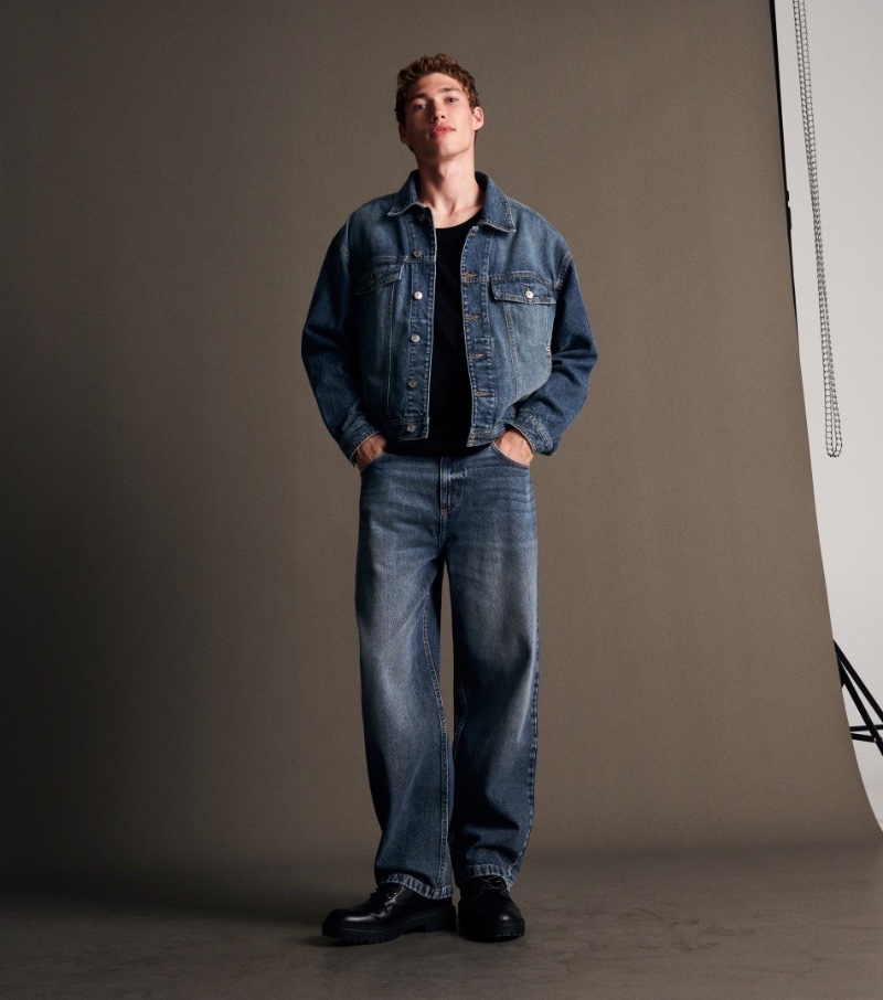 For casual wear, a simple tee pairs perfectly with a denim jacket and jeans.
