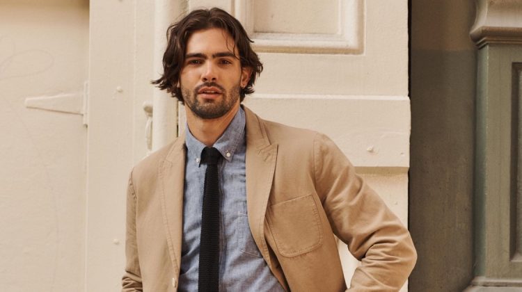 Alex Mill Strides Into Spring 2024 with Smart Styles